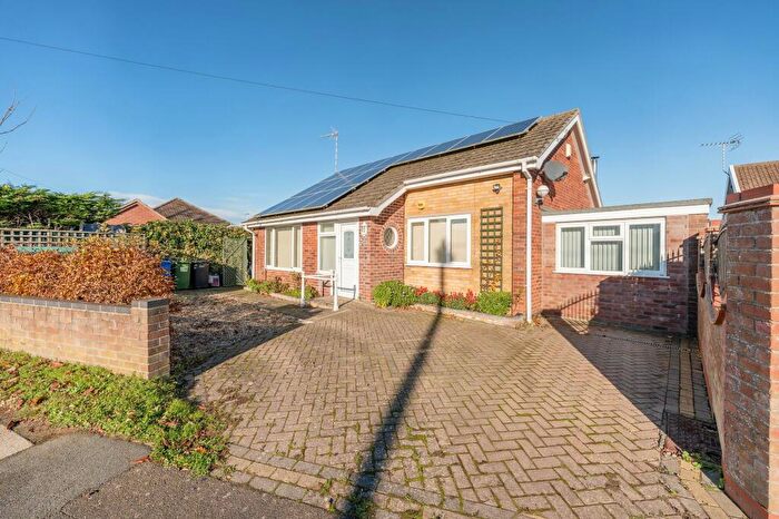 3 Bedroom Detached Bungalow For Sale In Clover Way, Gunton, NR32