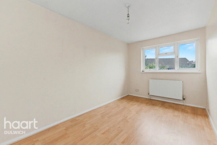 3 Bedroom Terraced House For Sale In Radnor Road, London, SE15