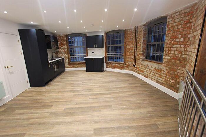 1 Bedroom Flat To Rent In Overstone Road, Northampton, NN1