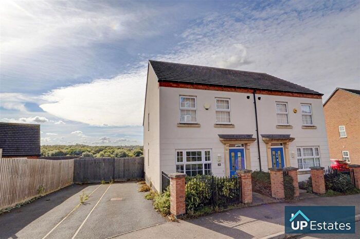 3 Bedroom Semi-detached House For Sale In Tile Lane, Nuneaton, CV10