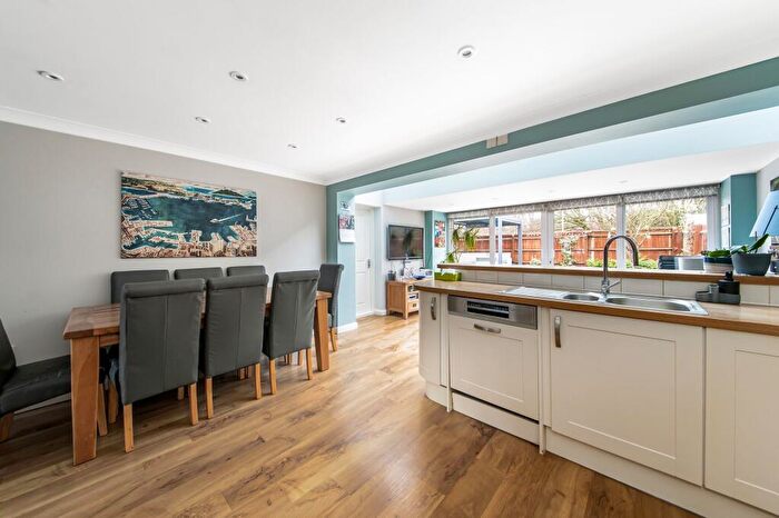 4 Bedroom Semi-Detached House For Sale In Abbey Brook, Didcot, OX11