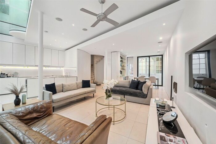 3 Bedroom Mews To Rent In Hesper Mews, London, SW5