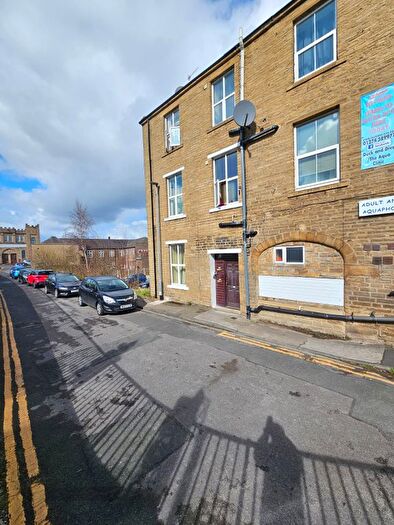 1 Bedroom Flat To Rent In Wainman Street, Shipley, BD17