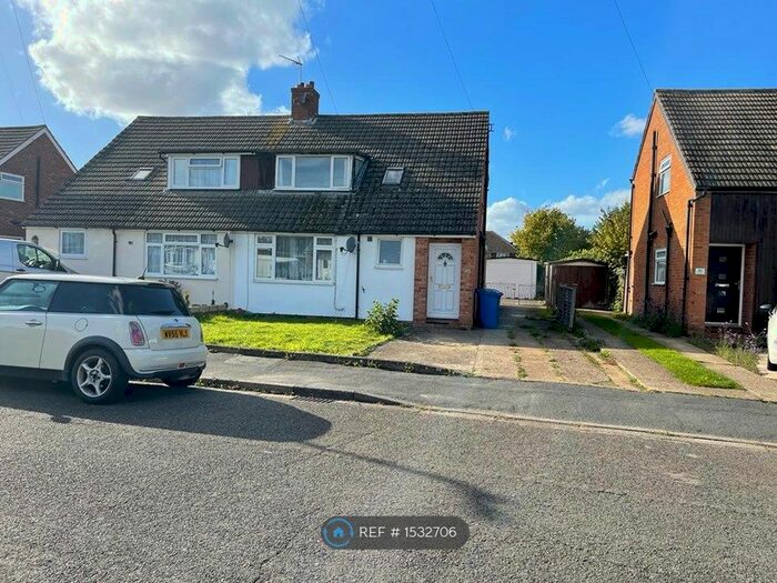 3 Bedroom Semi-Detached House To Rent In Sandringham Road, Maidenhead, SL6