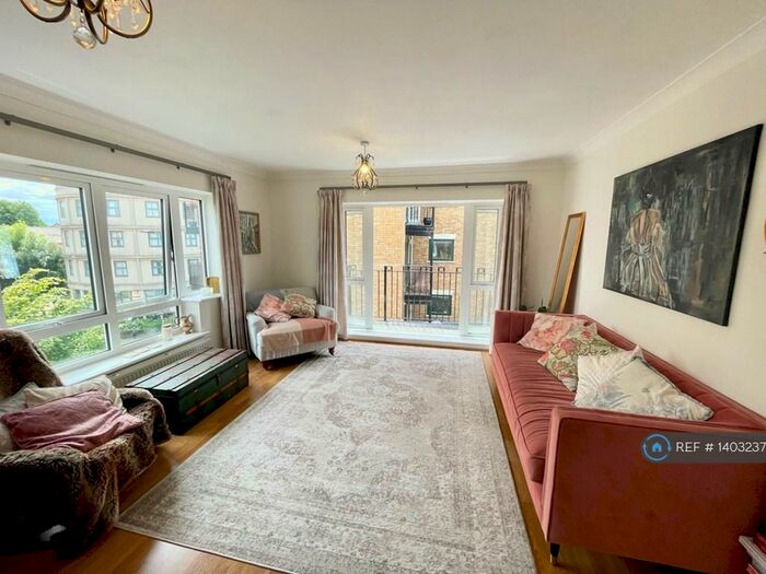 2 Bedroom Flat To Rent In Leeside Court Rotherhithe Street, London, SE16