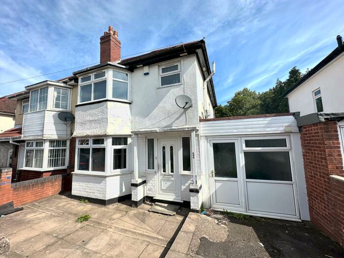 4 Bedroom House To Rent In St. Pauls Road, Smethwick, B66