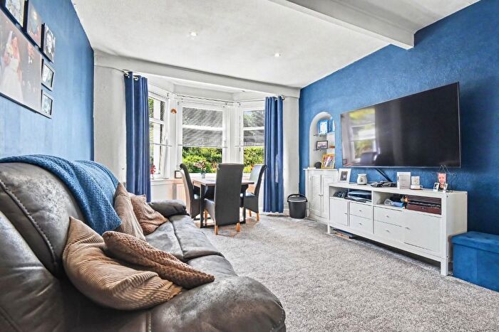 2 Bedroom Flat For Sale In Waverley Street, Inverclyde, Greenock, PA16