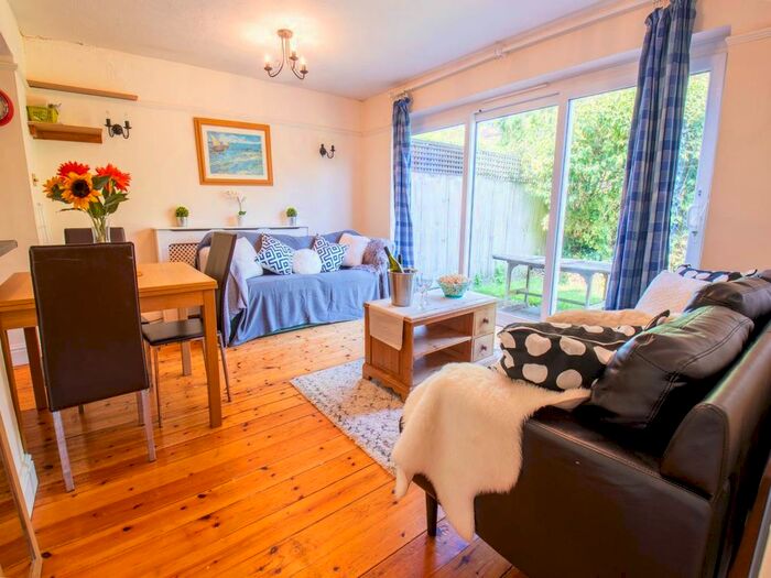 6 Bedroom Property To Rent In Cherry Drive, Canterbury, Kent, CT2