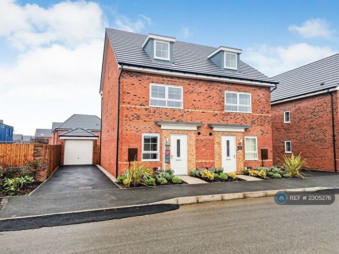 4 Bedroom Semi-Detached House To Rent In Hunters Road, Fernwood, Newark, NG24