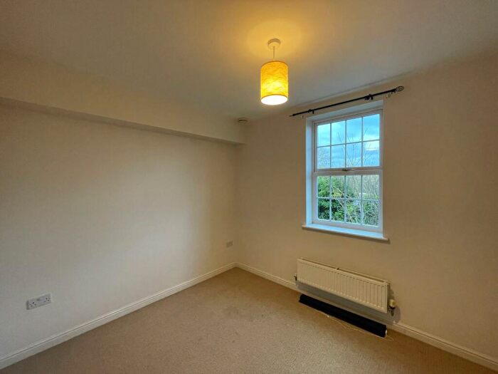 2 Bedroom Apartment To Rent In St. Peters Way, Stratford-upon-Avon, CV37