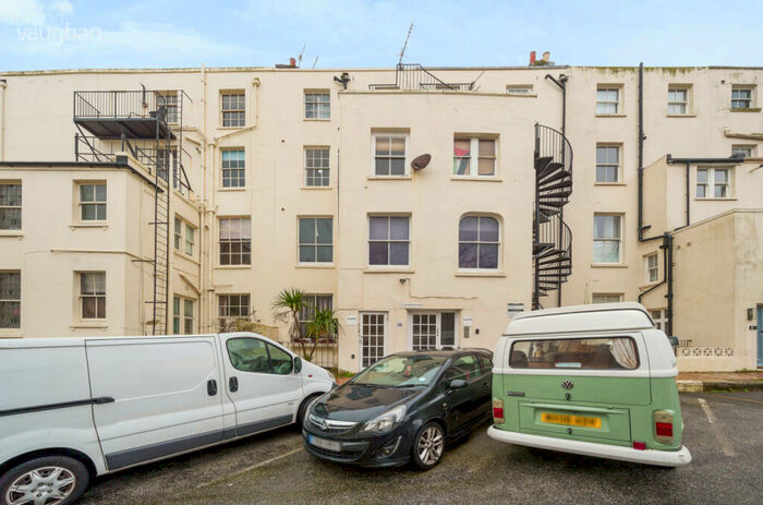 Flat To Rent In Sillwood Place, Brighton, East Sussex, BN1