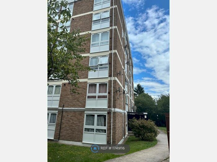 2 Bedroom Flat To Rent In Moresby House, London, E4