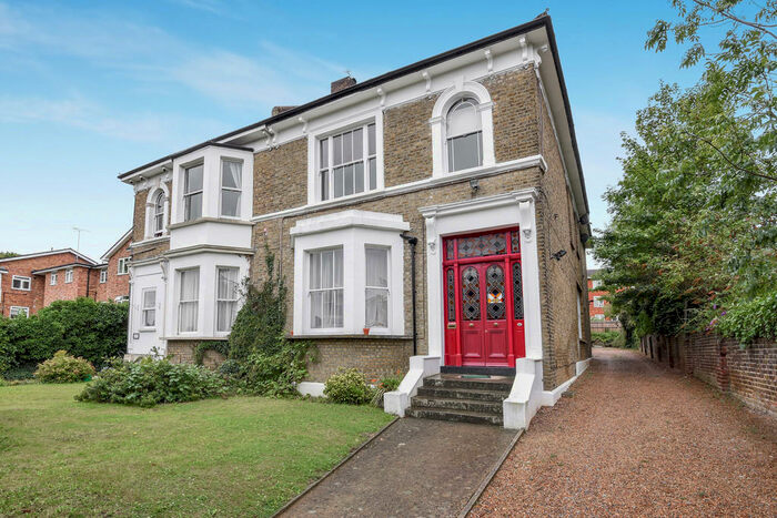 1 Bedroom Flat To Rent In Adelaide Road, KT6