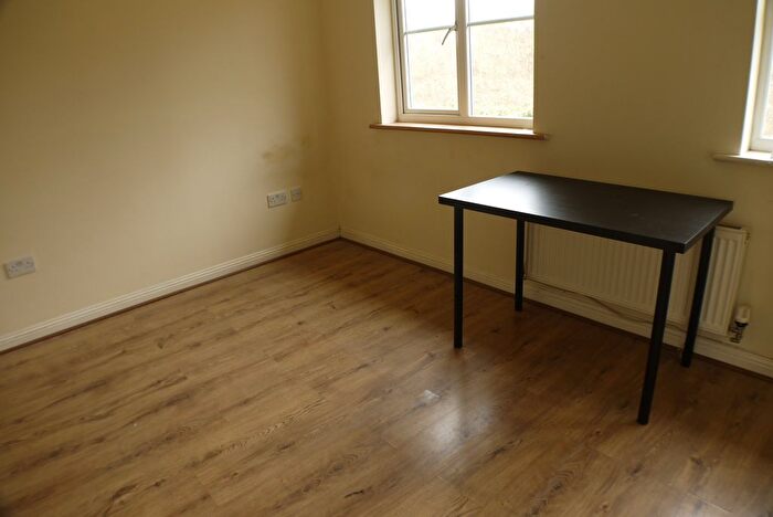1 Bedroom Flat To Rent In Gilpin Crescent, London, N18