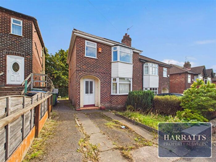 3 Bedroom Semi-Detached House For Sale In Sandringham Road, Bredbury, Stockport, SK6