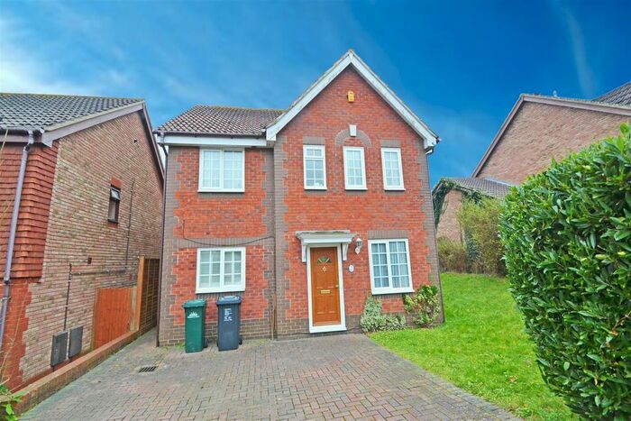 4 Bedroom Detached House To Rent In Wayfield Avenue, Hove, BN3