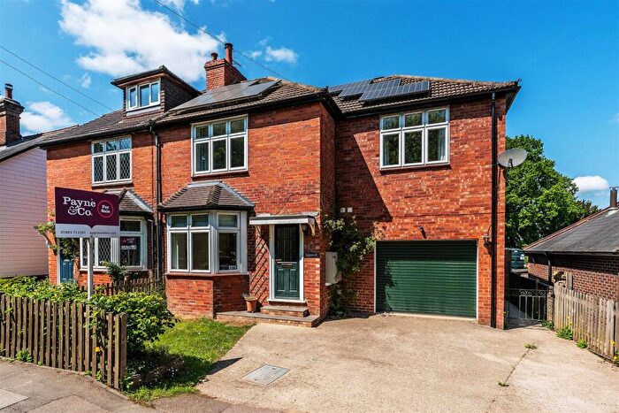 4 Bedroom Semi-Detached House For Sale In Scotts Hill, Outwood, RH1