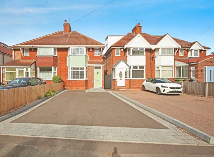 2 Bedroom Semi-Detached House For Sale In Barn Lane, Solihull, B92