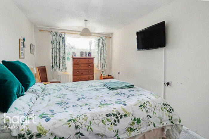 3 Bedroom Terraced House For Sale In Mount Pleasant, Maidstone, ME20