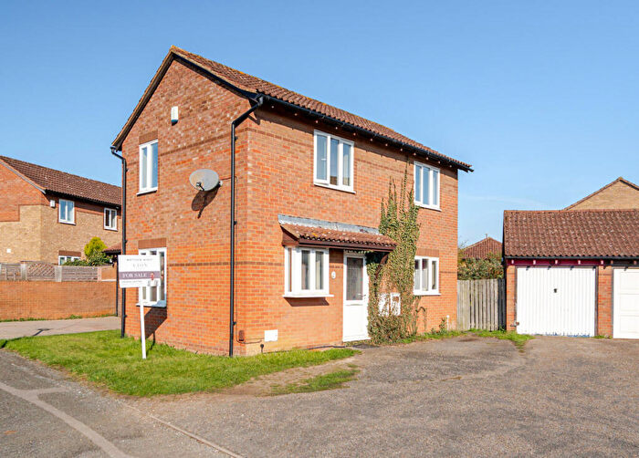 3 Bedroom Detached House For Sale In Chepstow Drive, Bletchley, Milton Keynes, MK3