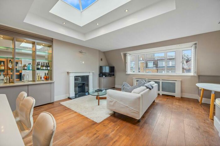 2 Bedroom Apartment To Rent In Elm Park Gardens, London, SW10