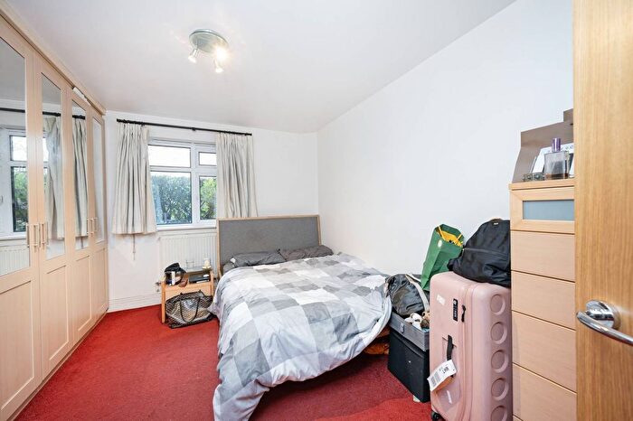 2 Bedroom Flat To Rent In Goswell Road, Clerkenwell, London, EC1V