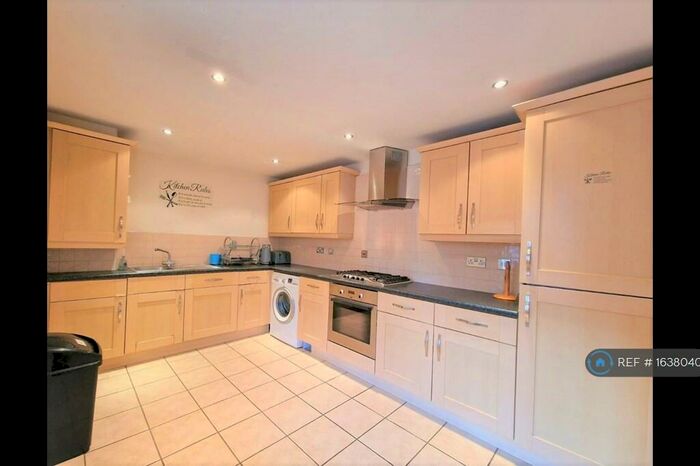 2 Bedroom Flat To Rent In Hevingham Drive, Chadwell Heath, Romford, RM6