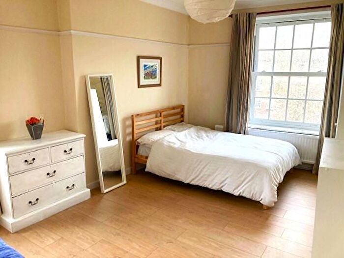 3 Bedroom Flat To Rent In Wenham House, Ascalon Street, SW8