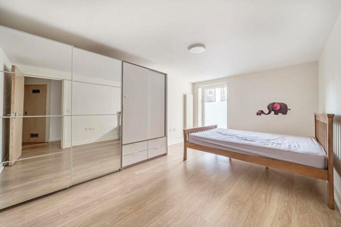2 Bedroom Flat To Rent In Argyll Road, Woolwich, London, SE18