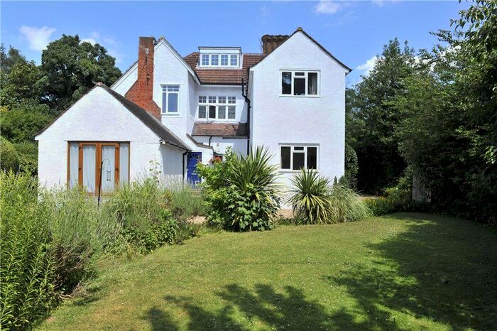 1 Bedroom Flat To Rent In Rexholme, Lower Edgeborough Road, Guildford, Surrey, GU1