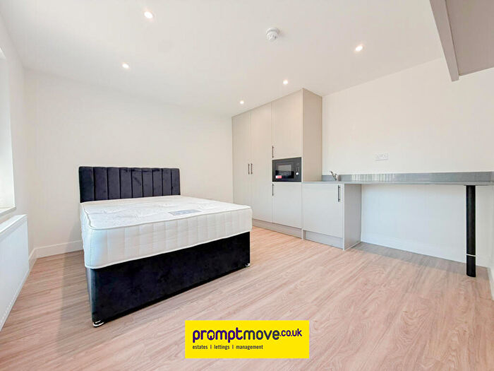 Studio To Rent In Dunstable Road Dunstable Road, LU4