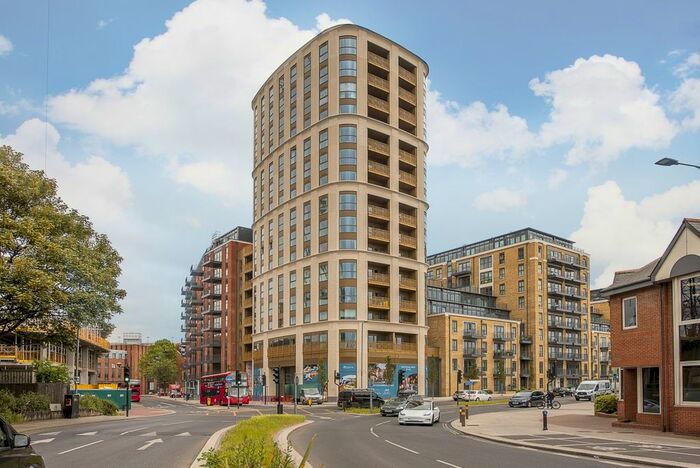 4 Bedroom Flat To Rent In Brook Street, Kingston Upon Thames, KT1