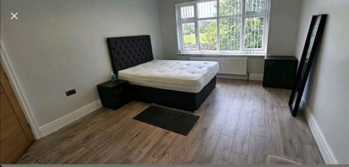 4 Bedroom Semi-Detached House To Rent In Birchfields Road, Manchester, M14