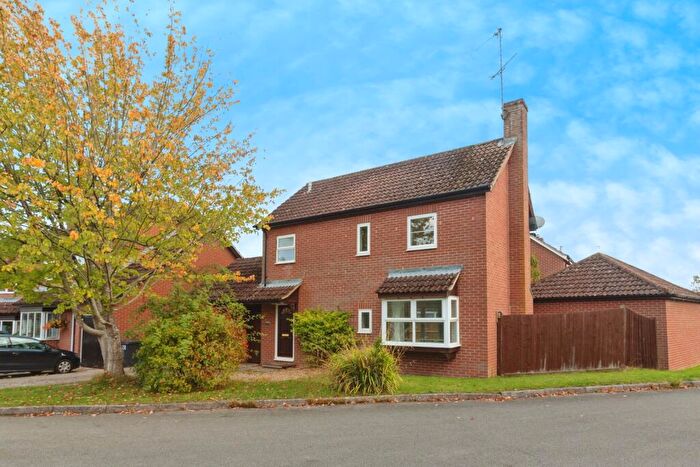 3 Bedroom Detached House For Sale In Ivar Gardens, Lychpit, Basingstoke, Hampshire, RG24