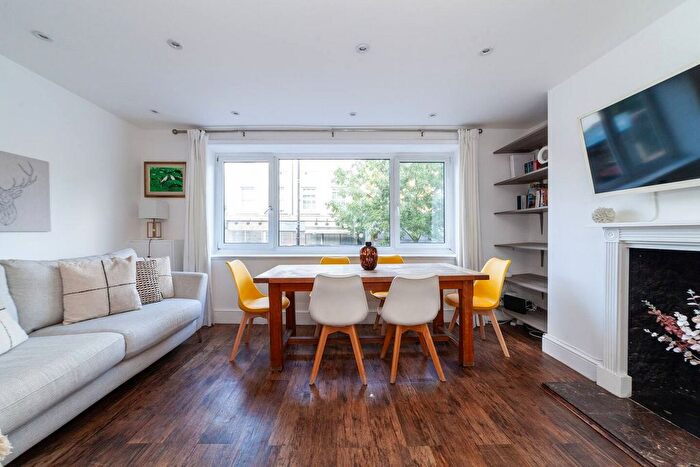 3 Bedroom Maisonette To Rent In Hill Rise, Richmond, TW10