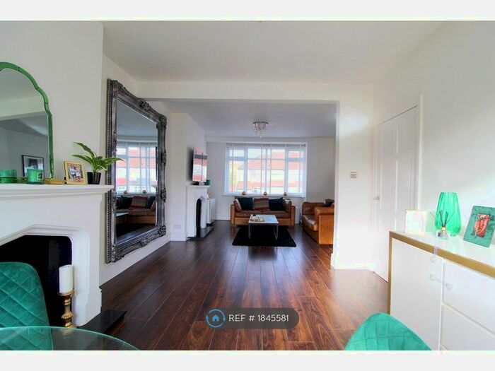 4 Bedroom Terraced House To Rent In Pitfold Road, London, SE12
