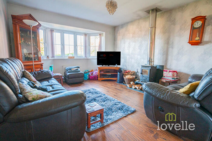 3 Bedroom Detached Bungalow For Sale In Meldrum Drive, Gainsborough, DN21