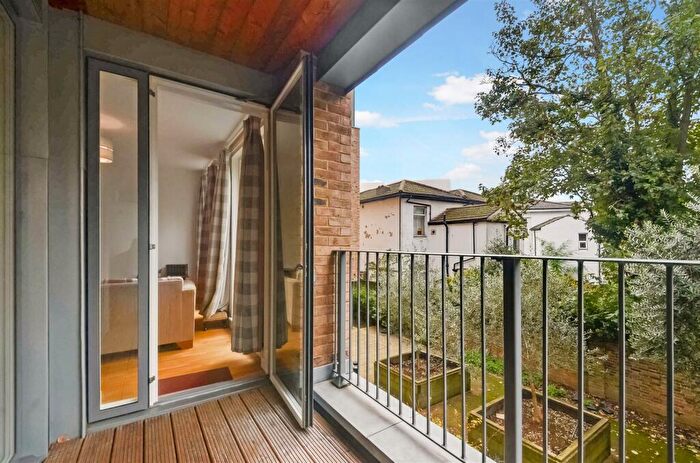 1 Bedroom Flat For Sale In Lennard Road, Croydon, CR0