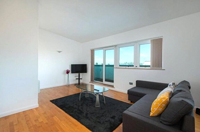 2 Bedroom Apartment To Rent In Greens End, Woolwich, Greenwich, SE18