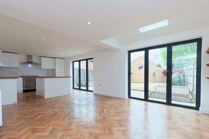 4 Bedroom Detached House To Rent In Quarry Road, Oxford, OX3