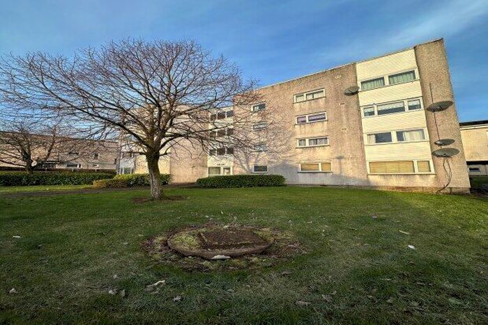 2 Bedroom Flat To Rent In Cypress Crescent, Glasgow, G75