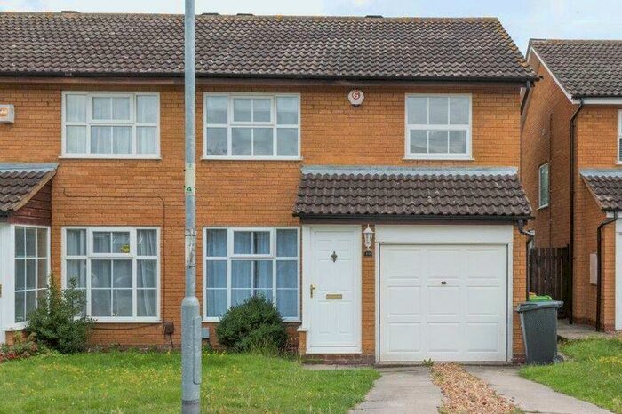 3 Bedroom House To Rent In Hamble Road, Brickhill, Bedford, MK41