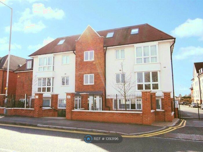 2 Bedroom Flat To Rent In Piccadilly House, Ruislip, HA4