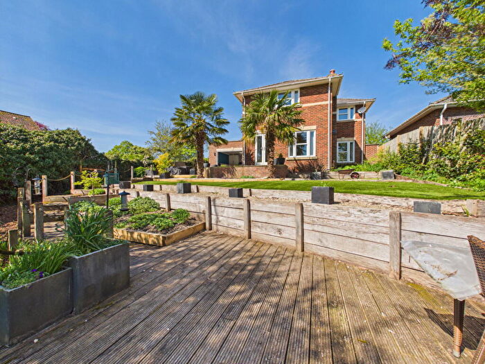 4 Bedroom Detached House For Sale In Meadow View, Calne, SN11