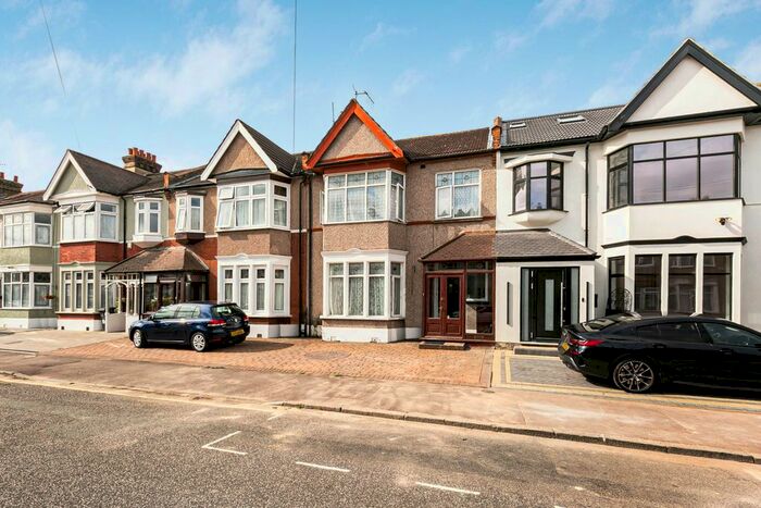 4 Bedroom Terraced House To Rent In Hurstbourne Gardens, Barking, IG11