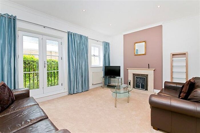 5 Bedroom Town House To Rent In Busby Place, Kentish Town, NW5