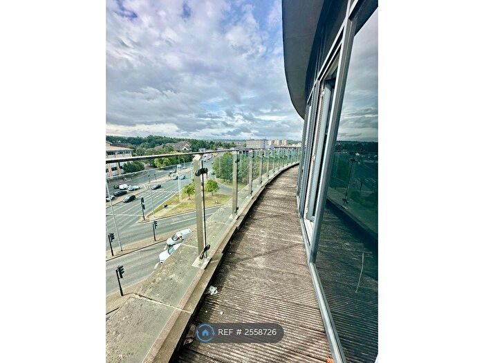2 Bedroom Flat To Rent In The Gatehaus, Bradford, BD1