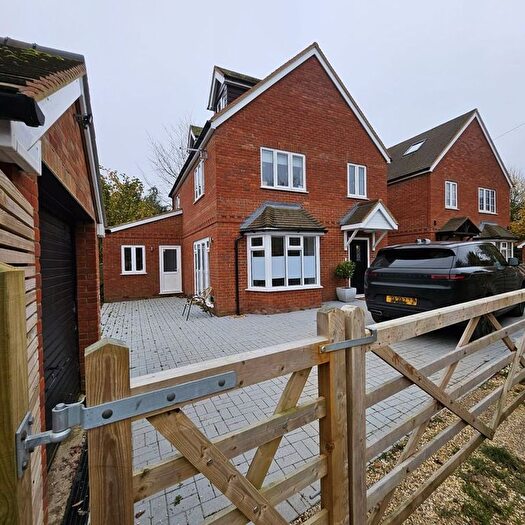 4 Bedroom Detached House To Rent In Mill Lane, Stokenchurch, High Wycombe, HP14