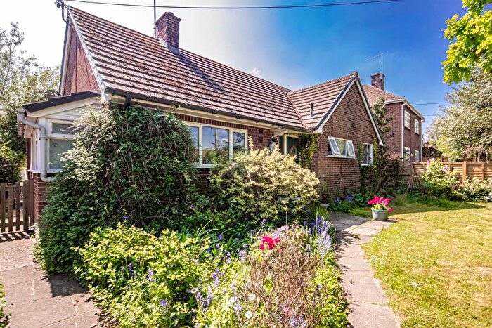 3 Bedroom Detached House For Sale In Marlborough Oaks, Compton, RG20