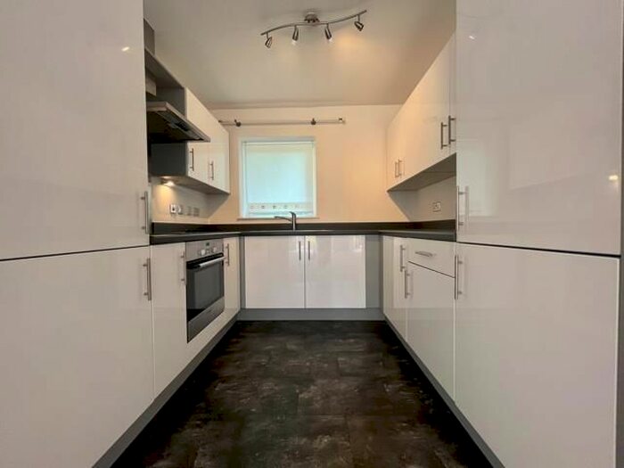 3 Bedroom Property To Rent In Windrush Grove, Edgbaston, Birmingham, B15